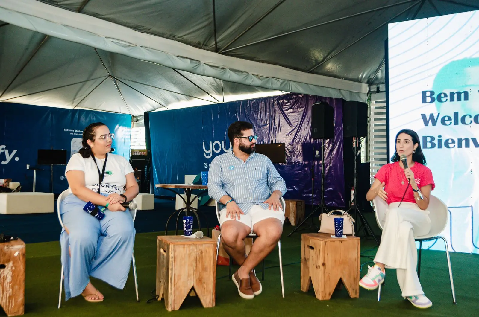 Lia Quinderé fala em palestra no Cumbuco