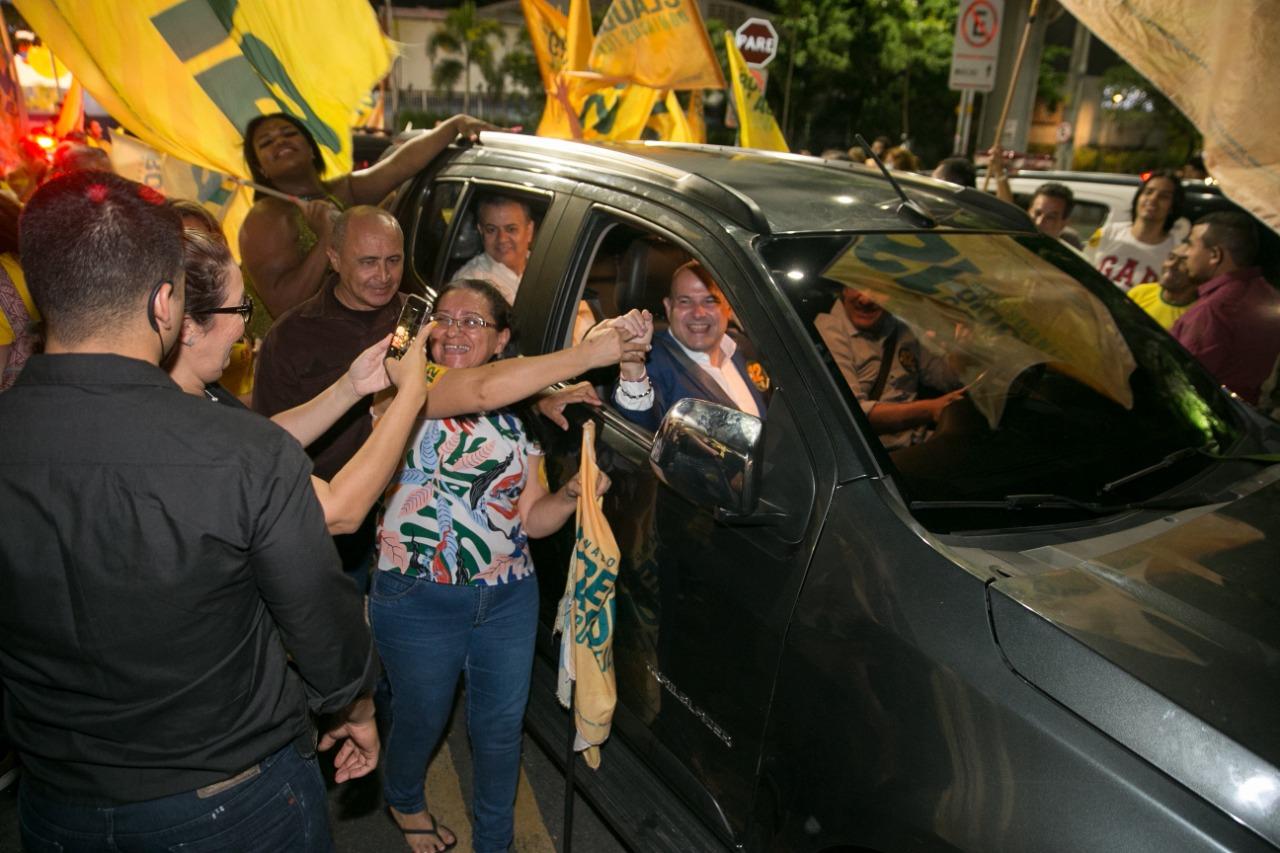 Militantes receberam Roberto Cláudio para o debate