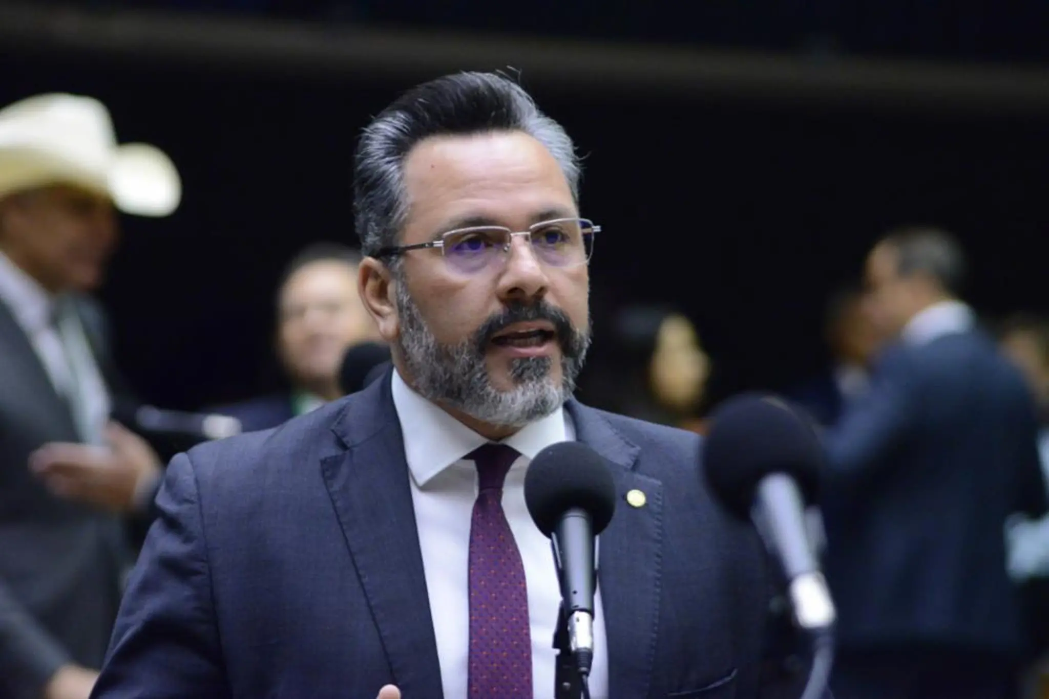 Alan Rick discursando na Câmara dos Deputados