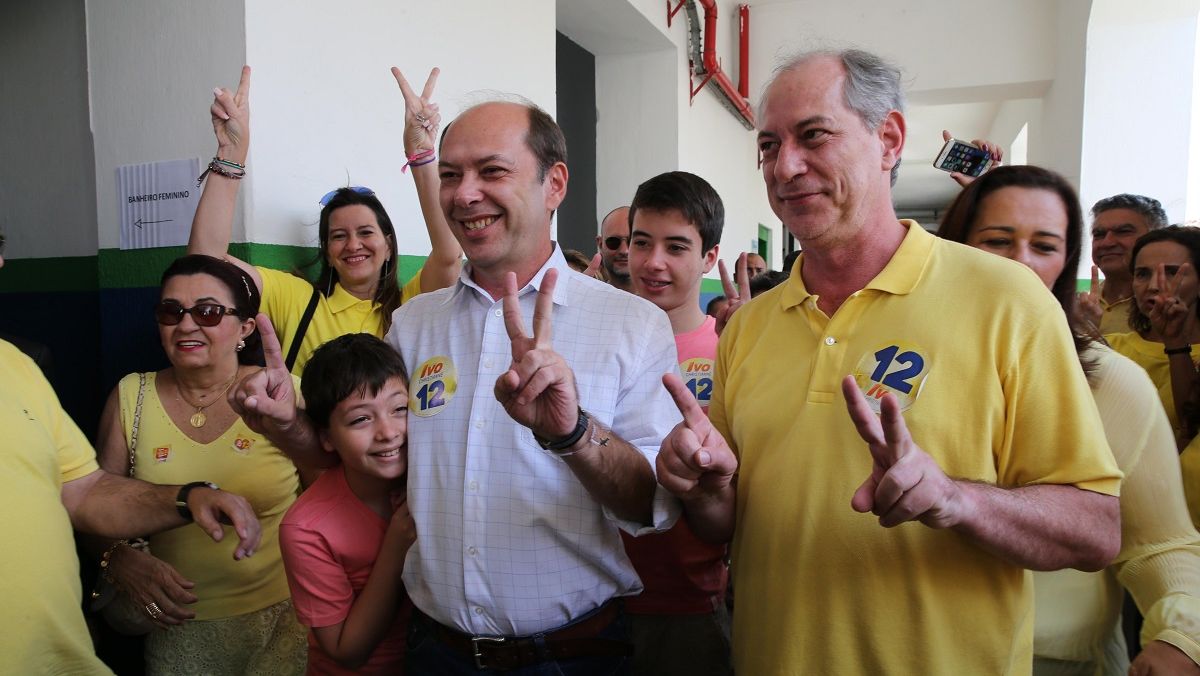 Ivo e Ciro Gomes em campanha municipal em Sobral