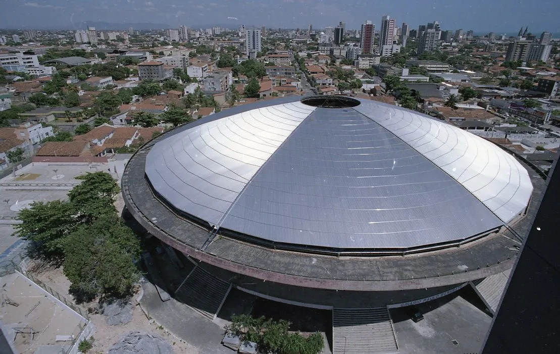 Imagem aérea do Ginásio durante reforma em 1988