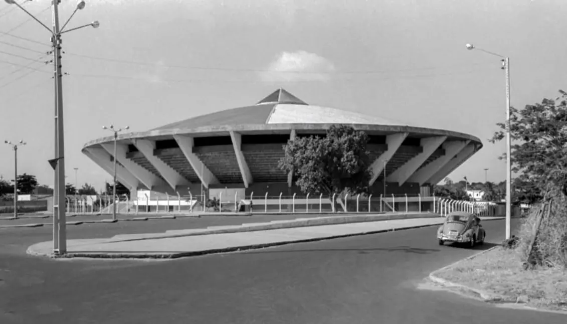 Ginásio Paulo Sarasate em 1971
