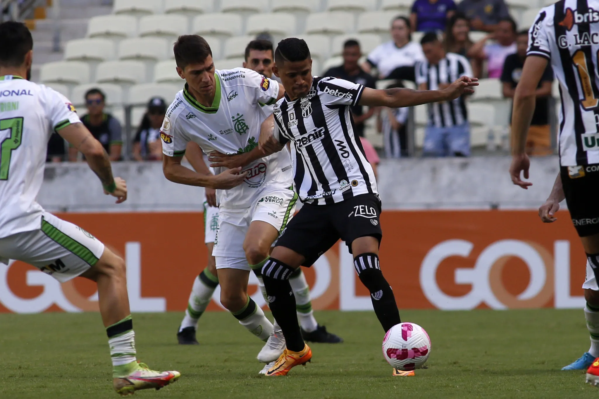 Ceará e América-MG se enfrentaram neste sábado (1°) pela Série A