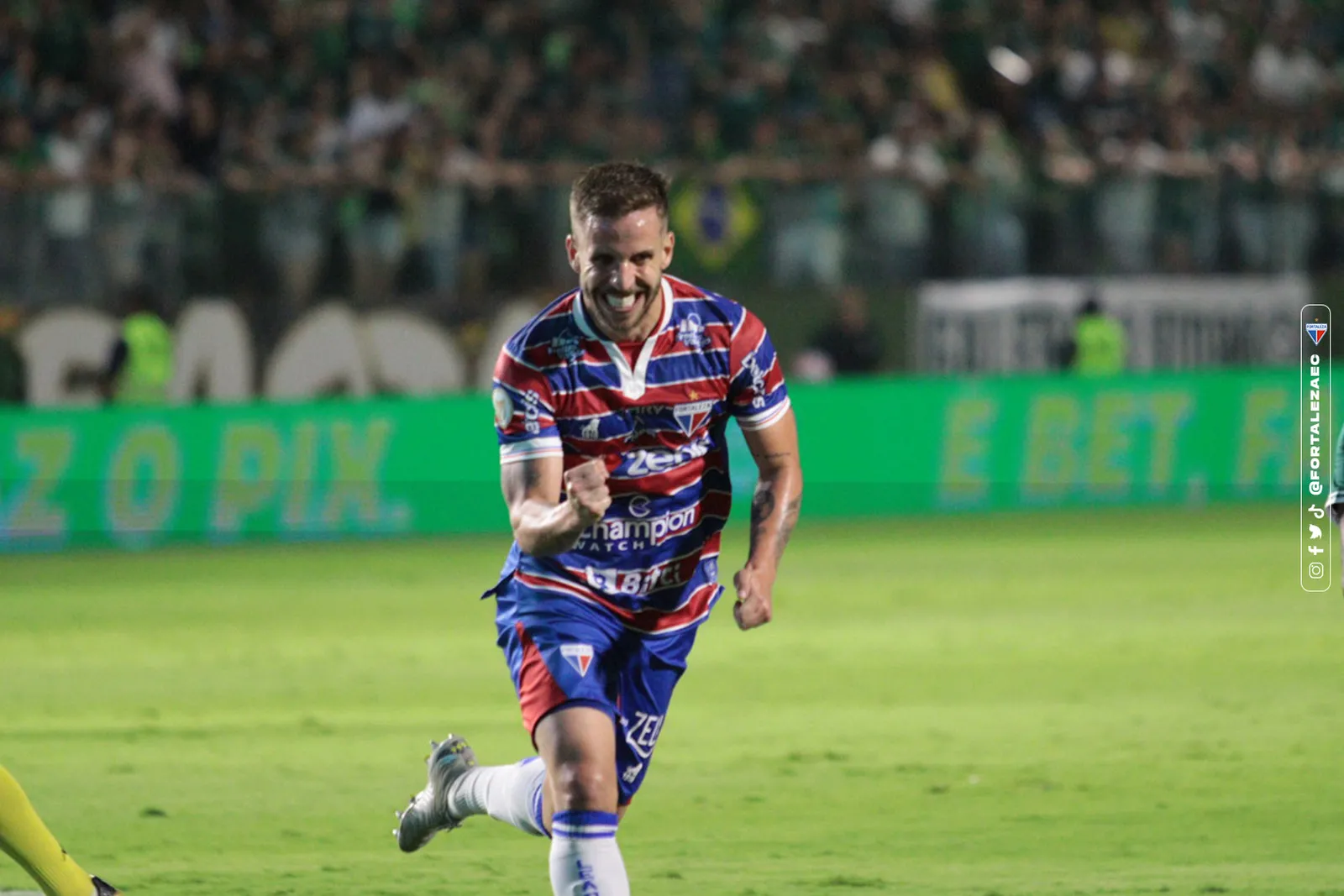 Lucas Sasha retomou vaga entre os titulares e marcou o gol da vitória do Fortaleza