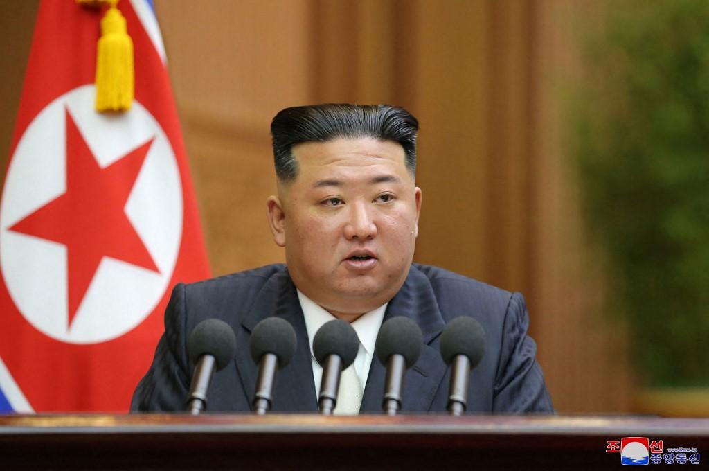 O líder norte-coreano é Kim Jong-un.