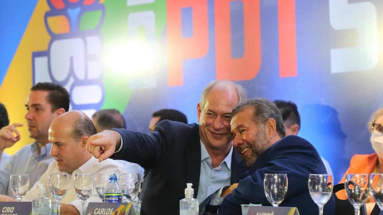 Carlos Lupi e Ciro Gomes em evento do PDT em Fortaleza