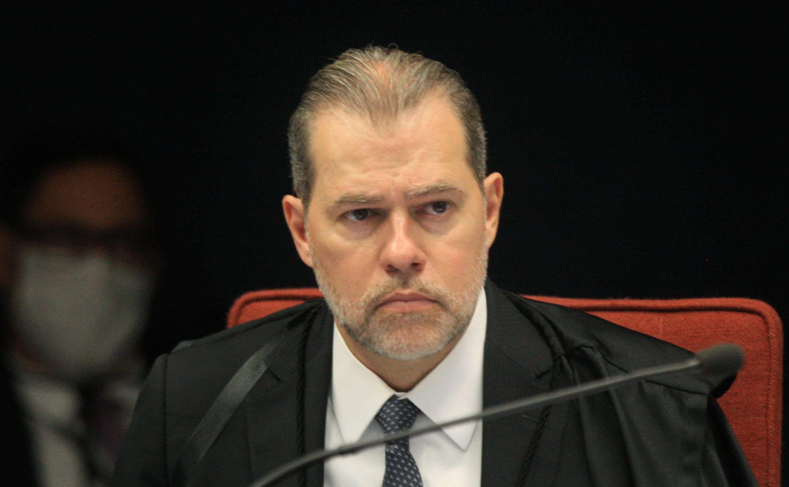 Ministro Dias Toffoli com expressão séria