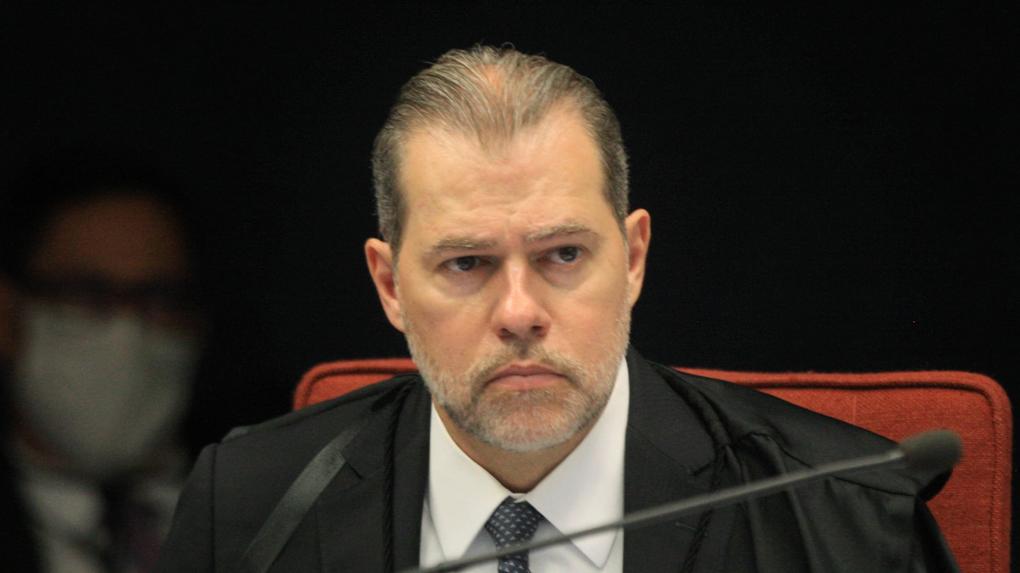 Ministro Dias Toffoli com expressão séria