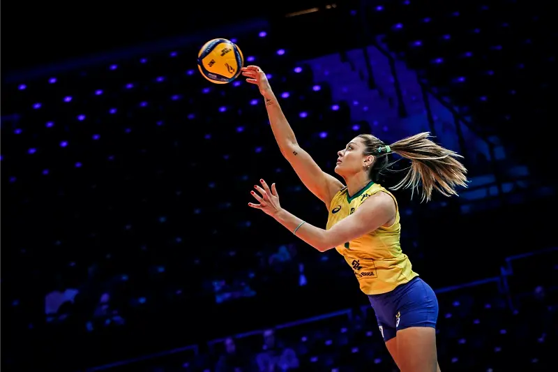 Imagem mostra jogadora de vôlei