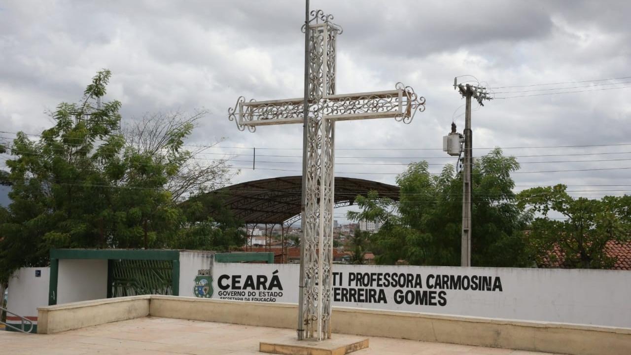 Retorno das aulas em escola onde houve ataque a tiros é adiado em