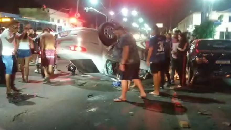 Quatro jovens que retornavam de um jogo de futebol estavam no veículo que causou o acidente