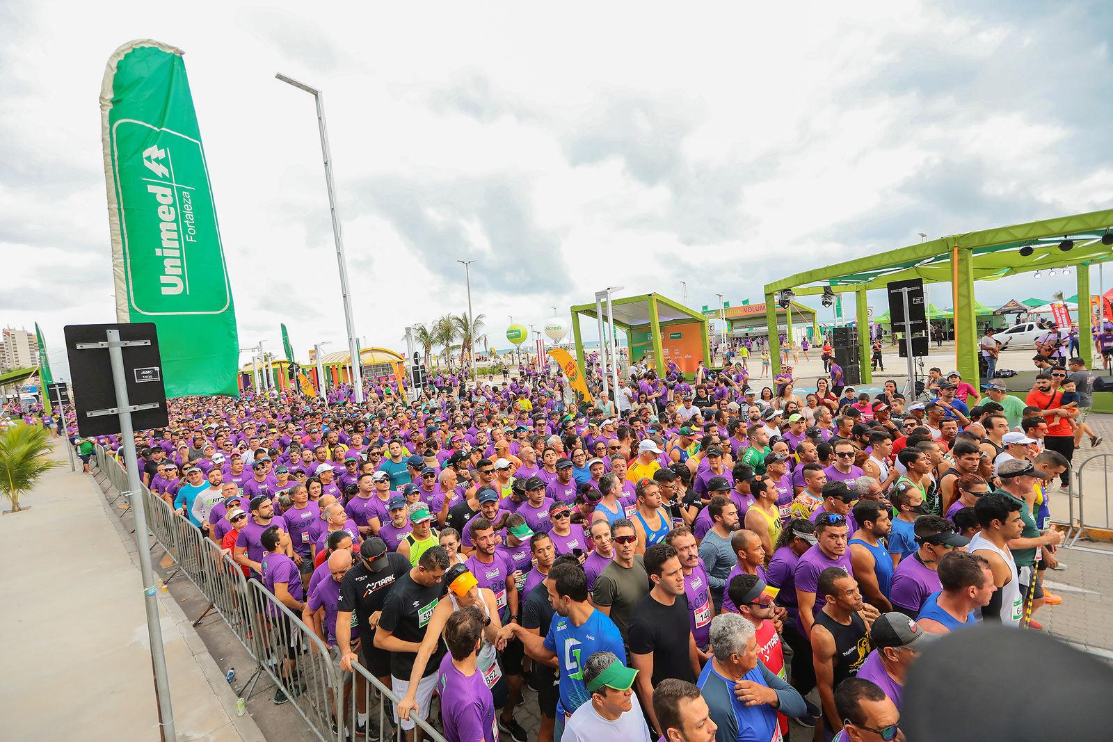 Atletas em ação na corrida da Unimed