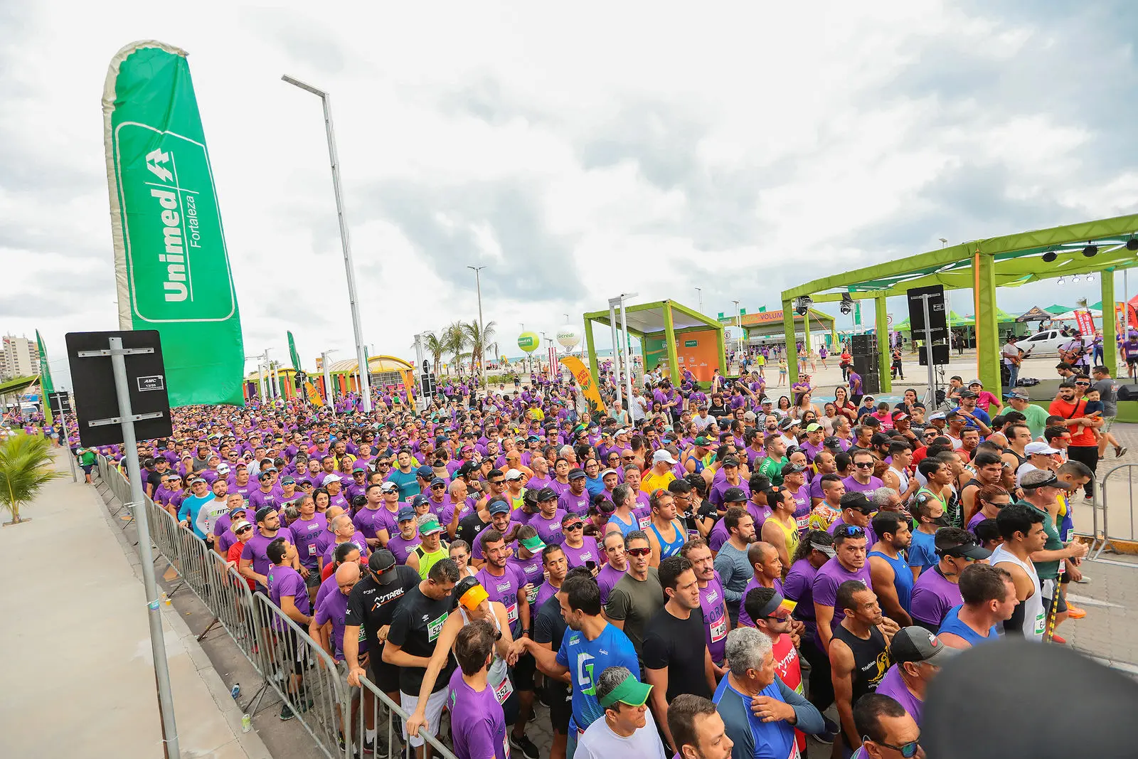 Atletas em ação na corrida da Unimed
