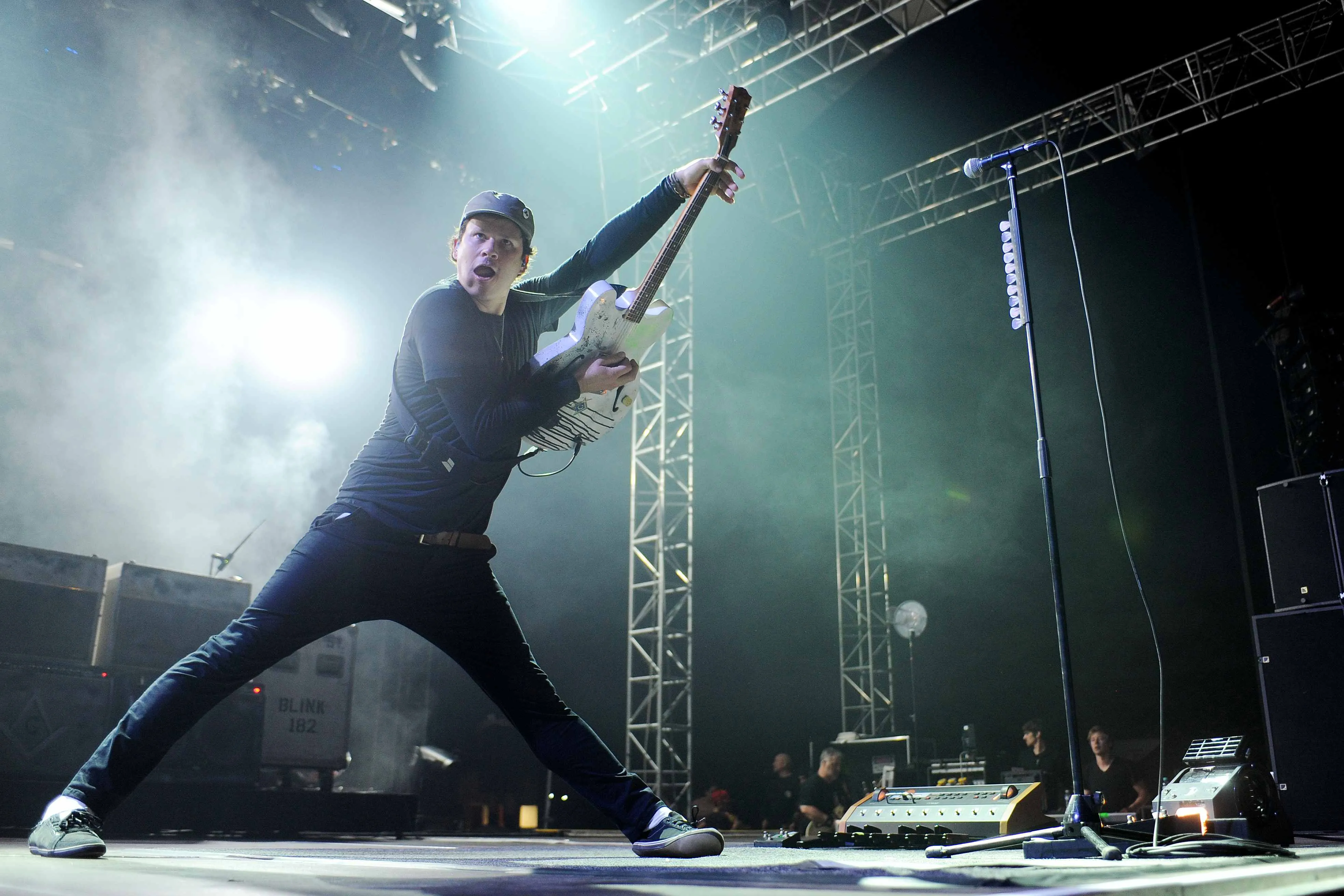 O guitarrista Tom DeLonge do Blink-182 durante apresentação em Praga, República Tcheca, em agosto de 2014