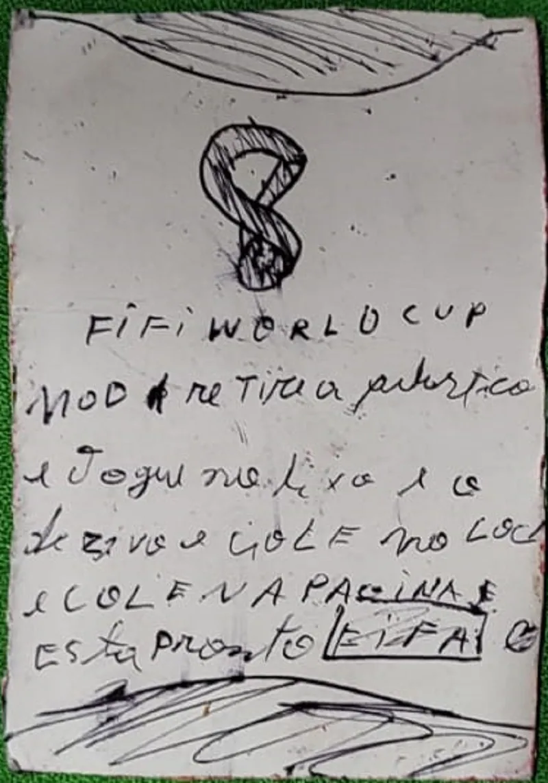 Verso de figurinha do álbum da Copa do Mundo.