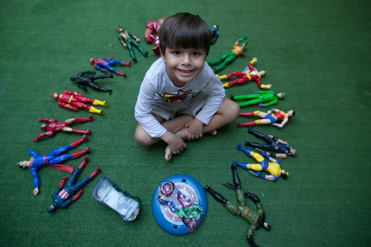 Para José (6), os brinquedos caros são mais legais, 