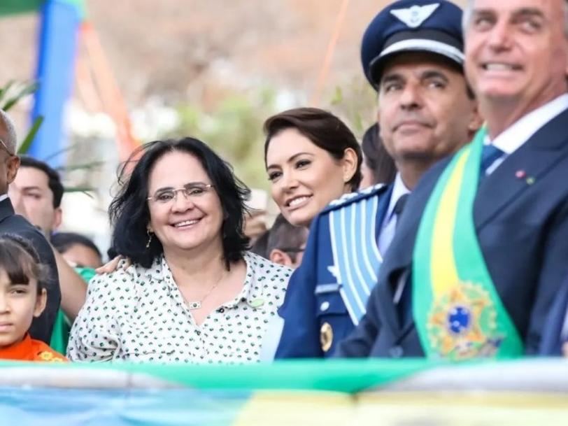 Bolsonaro do Nordeste - Laura Bolsonaro #princesa 👸🏼 #BOLSONAROdoNordeste  🌵#Bolsonaro2018 🇧🇷