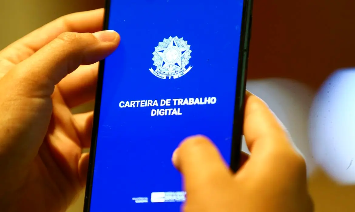 Imagem da notícia: Carteira de Trabalho digital supera 1 bilhão de acessos