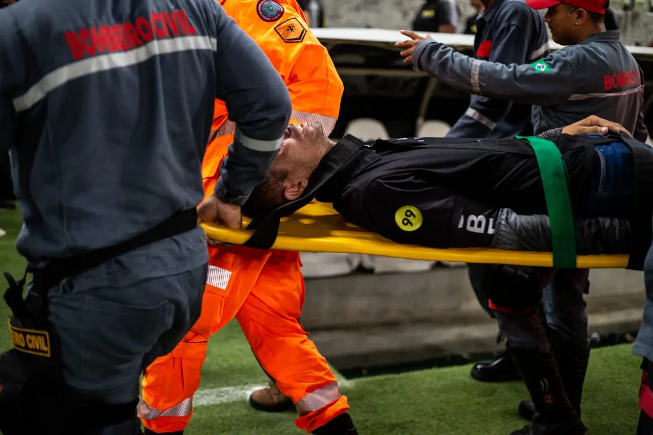 Imagem mostra pessoa sendo atendida