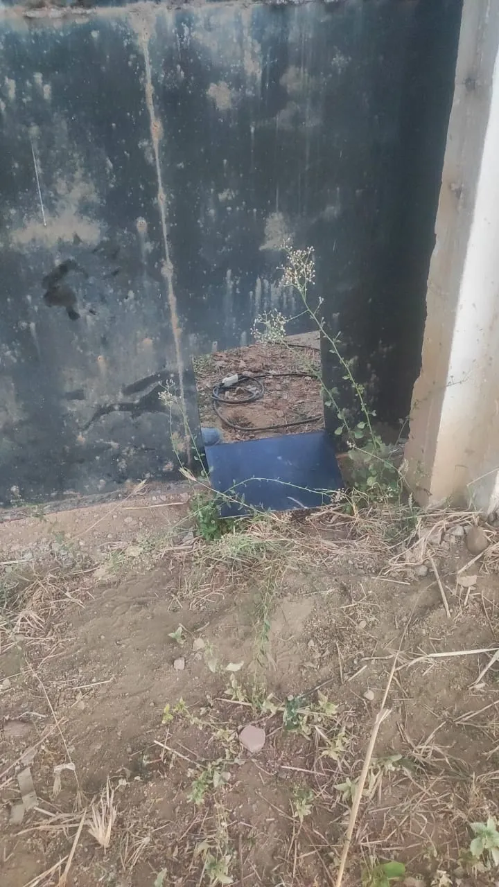 Os presos estariam em um curso para pedreiro e fizeram um buraco em um portão de ferro