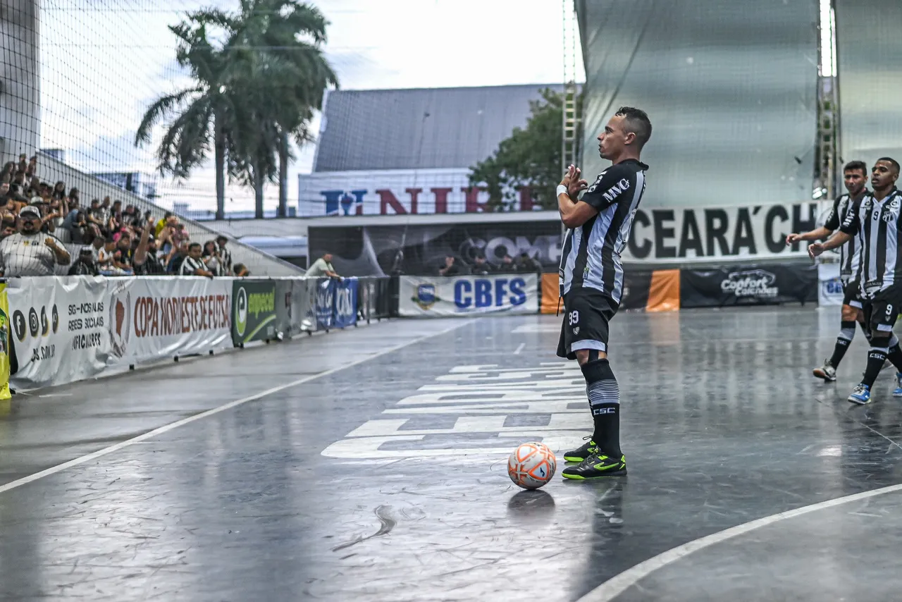 O Vozão foi avassalador no 2º tempo e construiu a goleada nos 10 minutos finais de jogo