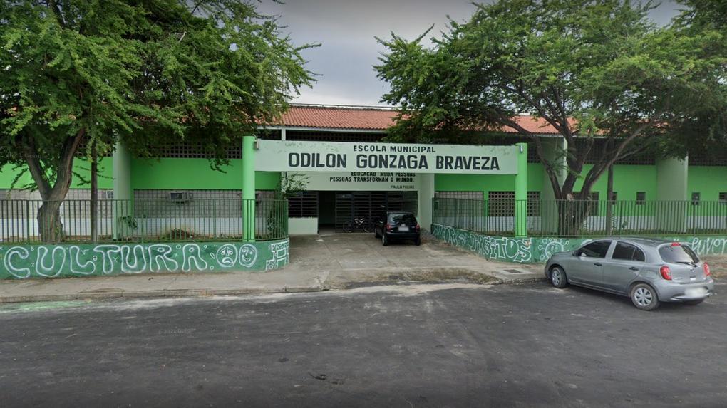 Fachada da escola municipal Odilon Gonzaga Braveza