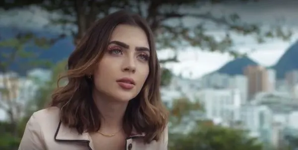 esta é uma imagem de Chiara em Travessia