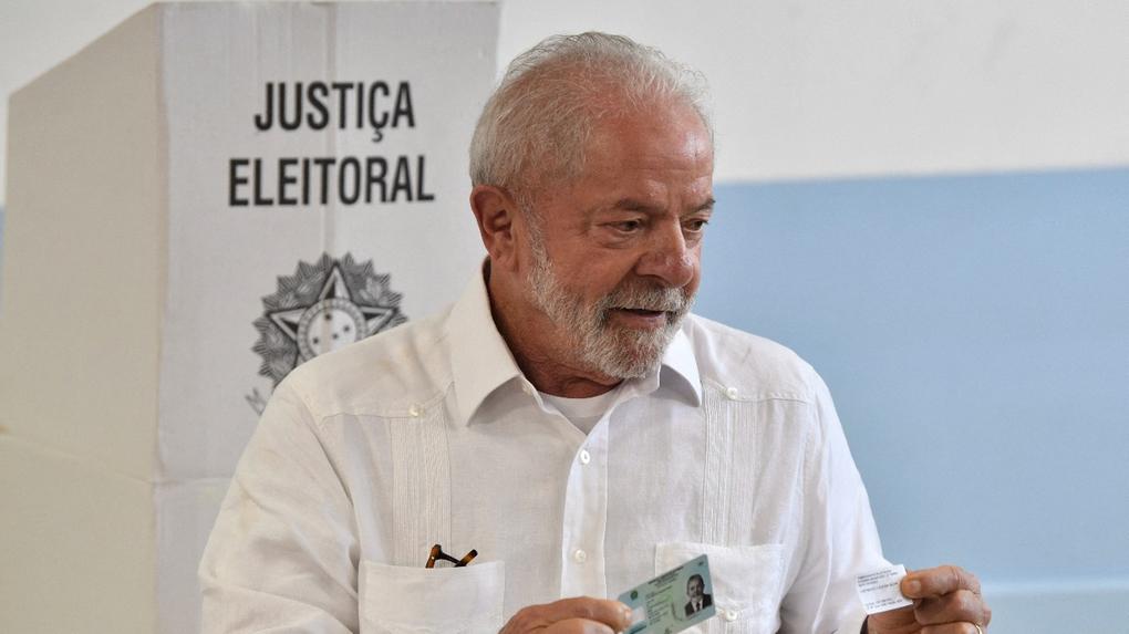 Lula vota nesta manhã em São Bernardo do Campo, em São Paulo, no segundo turno das eleições gerais em 30 de outubro de 2022