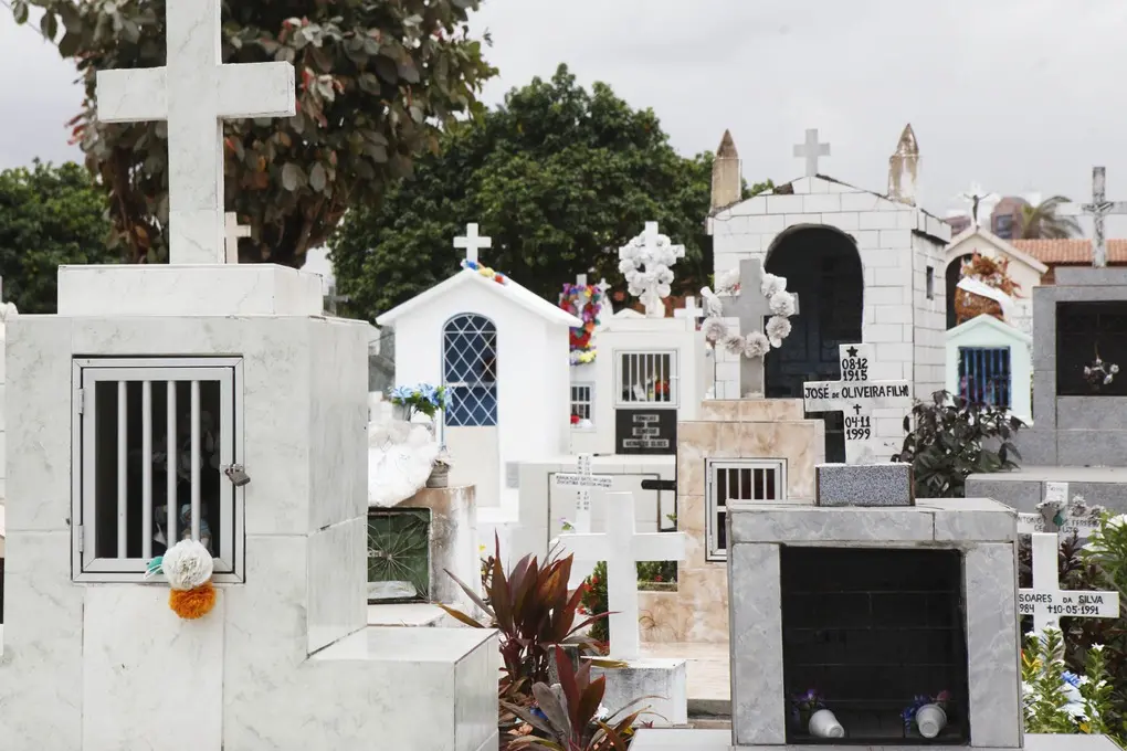 Cemitérios em Fortaleza terão missas para celebrar o feriado de Dia de Finados