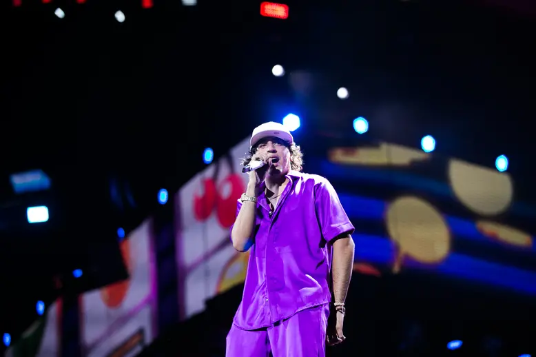 Cantor cearense Nattan gravou DVD com diferentes looks