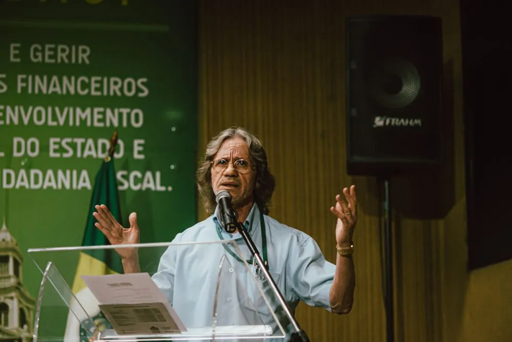 Lúcio Maia é pesquisador do Observatório de Finanças Públicas do Ceará (Ofice). O centro de estudos e pesquisas, criado pela Fundação Sintaf em 2015, discute a gestão fiscal das três esferas governo e analisa as políticas públicas adotadas, além da elaboração de artigos sobre as alterações constitucionais e legais e seus impactos na sociedade