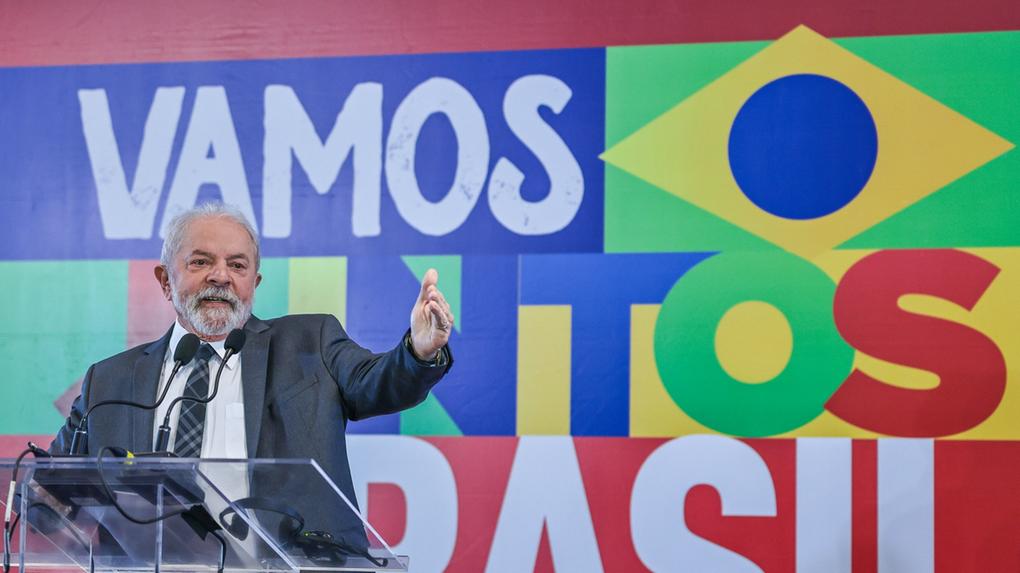 Lula reúne parlamentares aliados em Brasília