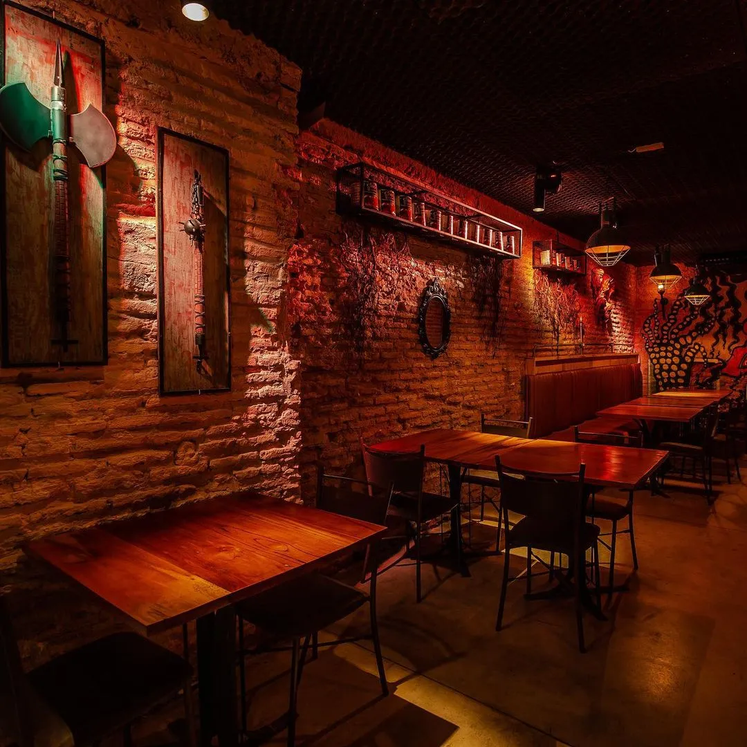 Restaurante ambiente o cliente na atmosfera medieval
