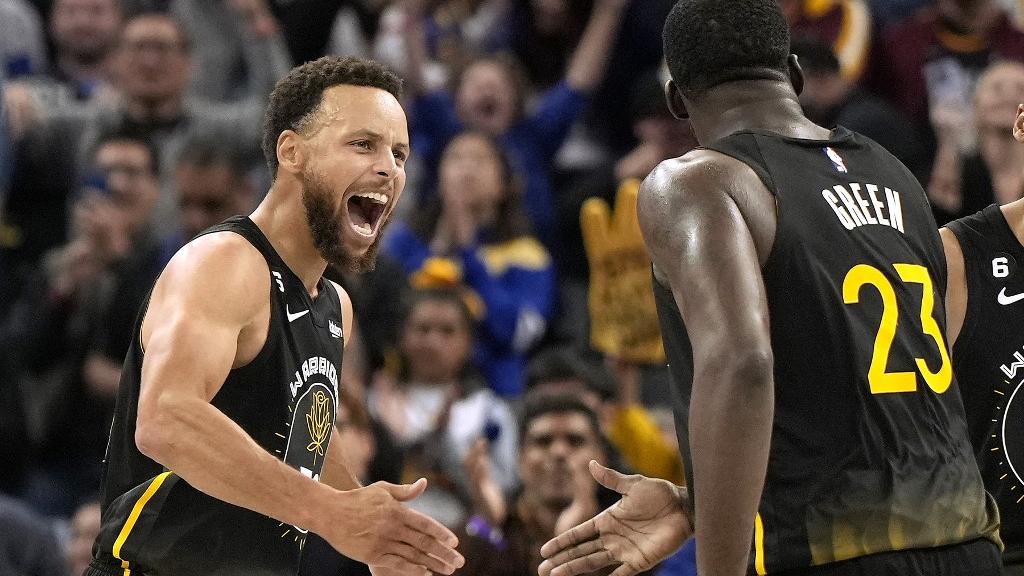 Curry marca 47 pontos e comanda vitória dos Warriors na NBA - Jogada -  Diário do Nordeste