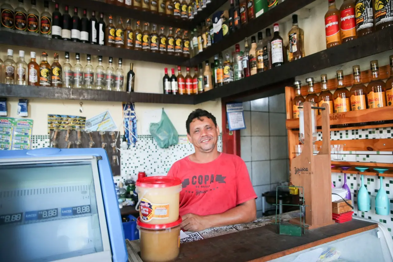 Proprietário, José Romildo começou como garçom no O Camocim