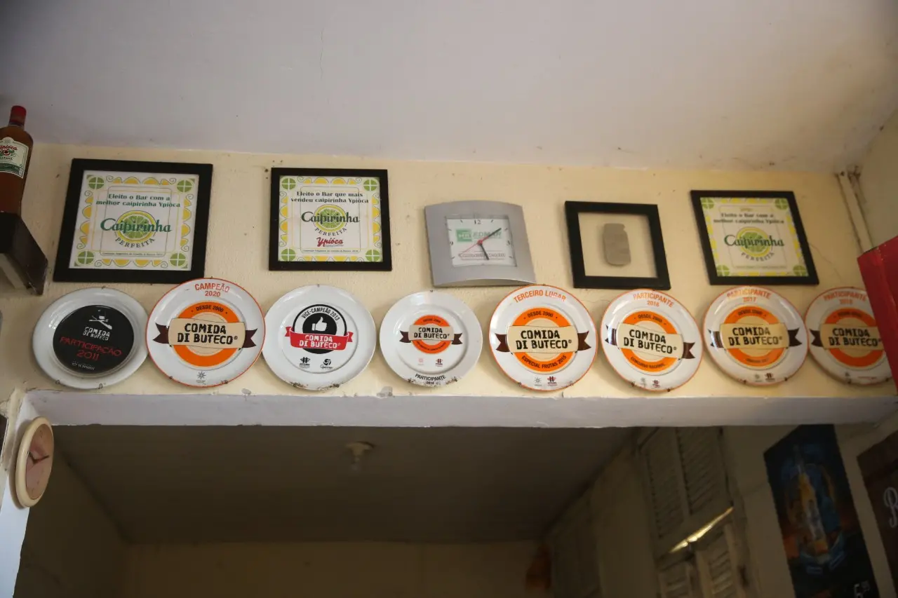 Conquistas nas paredes mostram que O Camocim integra o circuito gastronômico de bares