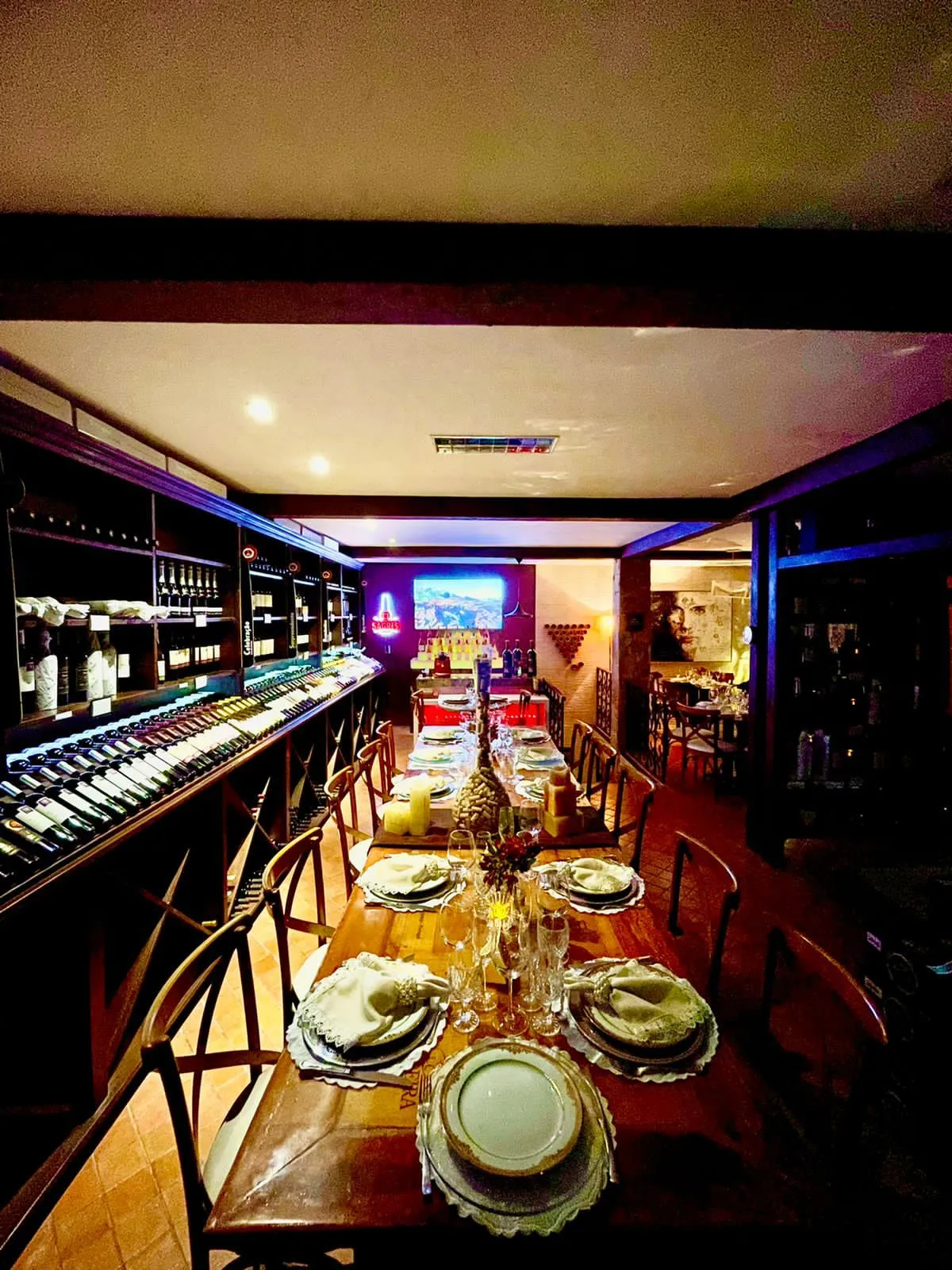 Espaço Ônix Wine Bar realiza uma vez por mês um jantar harmonizado