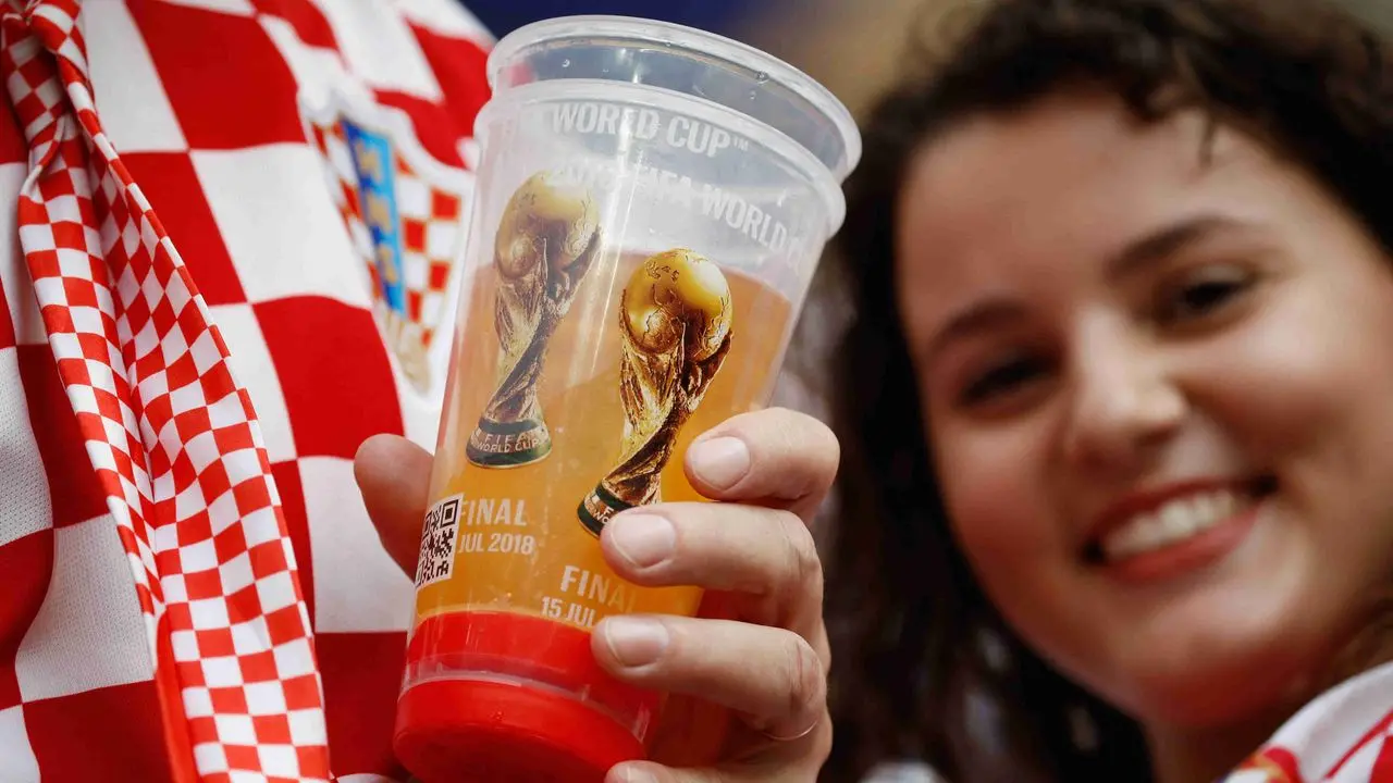 Imagem mostra cerveja de futebol