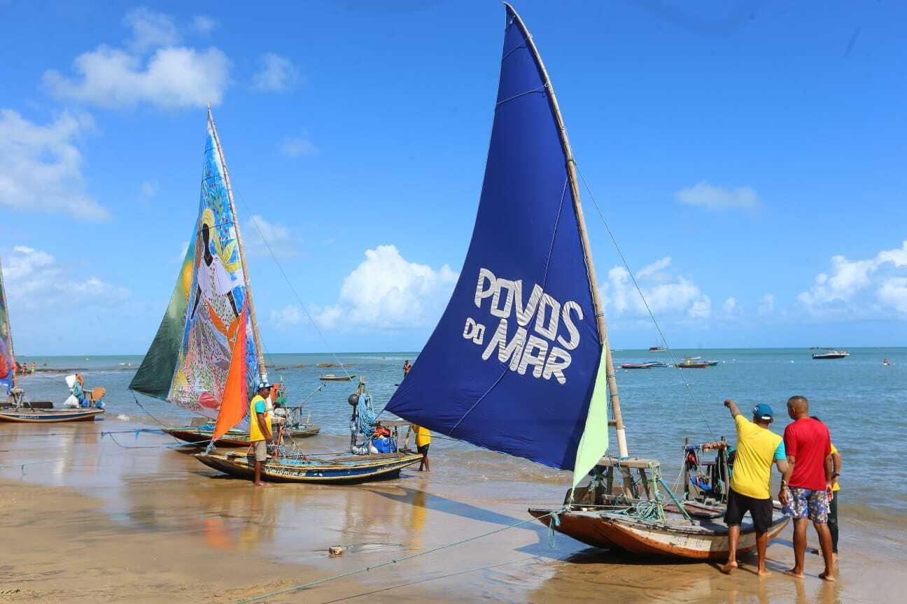 Jangada participante da exposição de flutuantes Aquavelas da 12ª edição do Encontro Sesc Povos do Mar, 20 de novembro de 2022