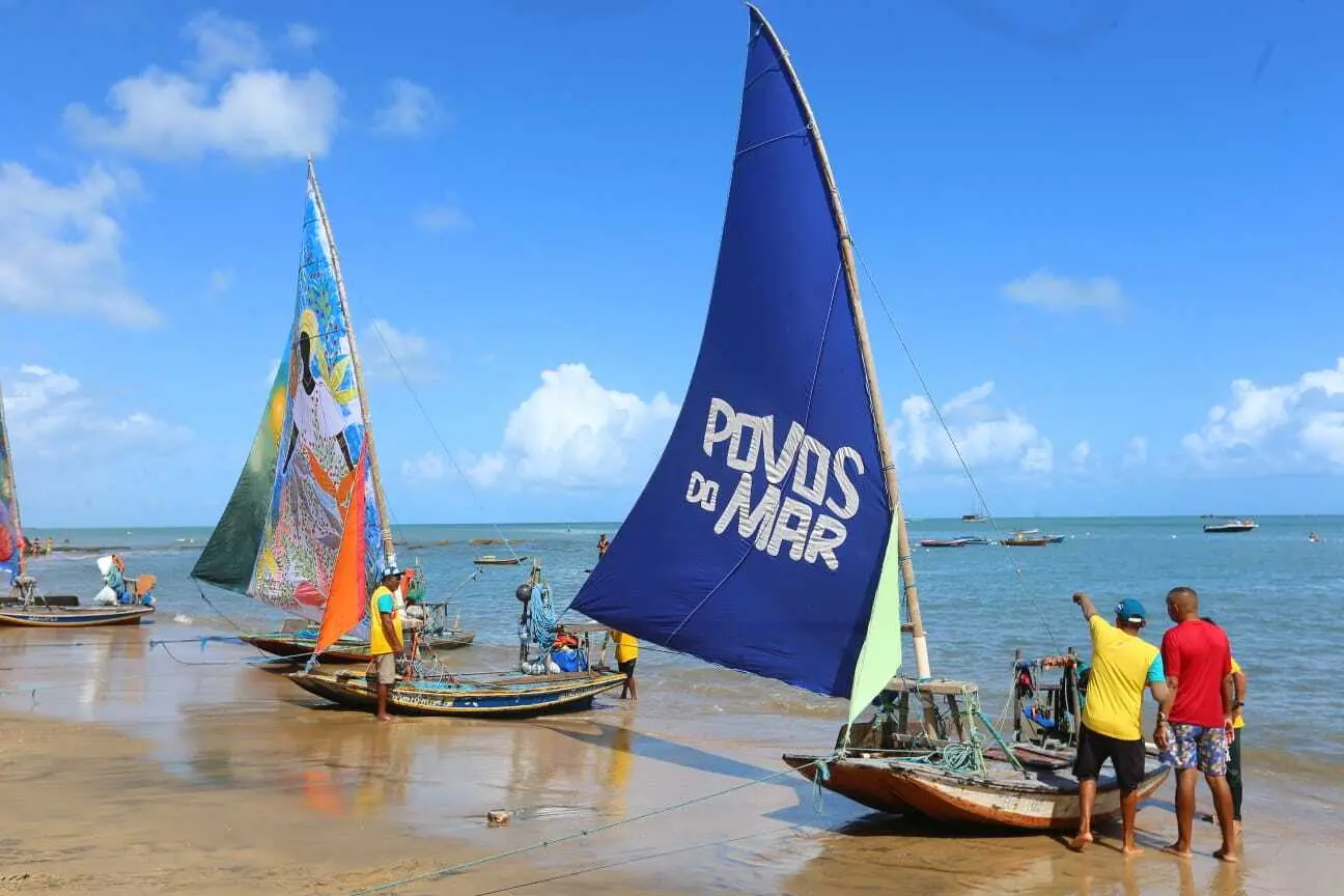 Jangada participante da exposição de flutuantes Aquavelas da 12ª edição do Encontro Sesc Povos do Mar, 20 de novembro de 2022