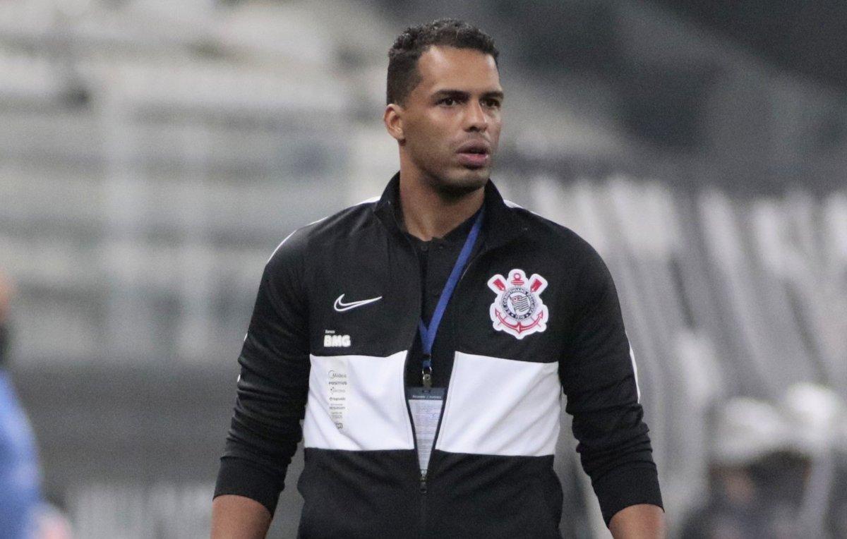 [COMENTE] Na sua opinião Fernando Lazaro foi um acerto da diretoria do Corinthians?