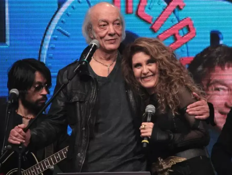 Wanderléa e Erasmo Carlos em palco do programa Altas Horas, da Rede Globo, em 2014