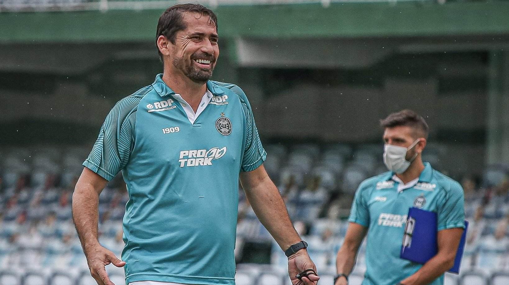 Ex-Coritiba, Gustavo Morínigo é anunciado como novo técnico do Ceará