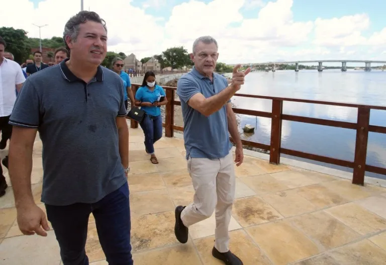 As intervenções do 'projeto Beira-Rio' começaram em agosto de 2020 com intuito de levar à população melhorias em todo o entorno da orla da Barra do Ceará.