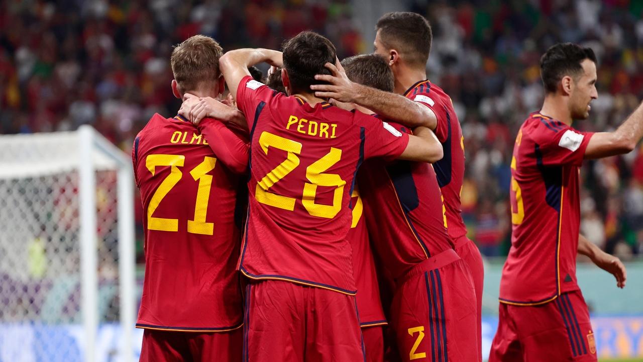 Espanha abre o placar, mas sofre empate da Alemanha em clássico na