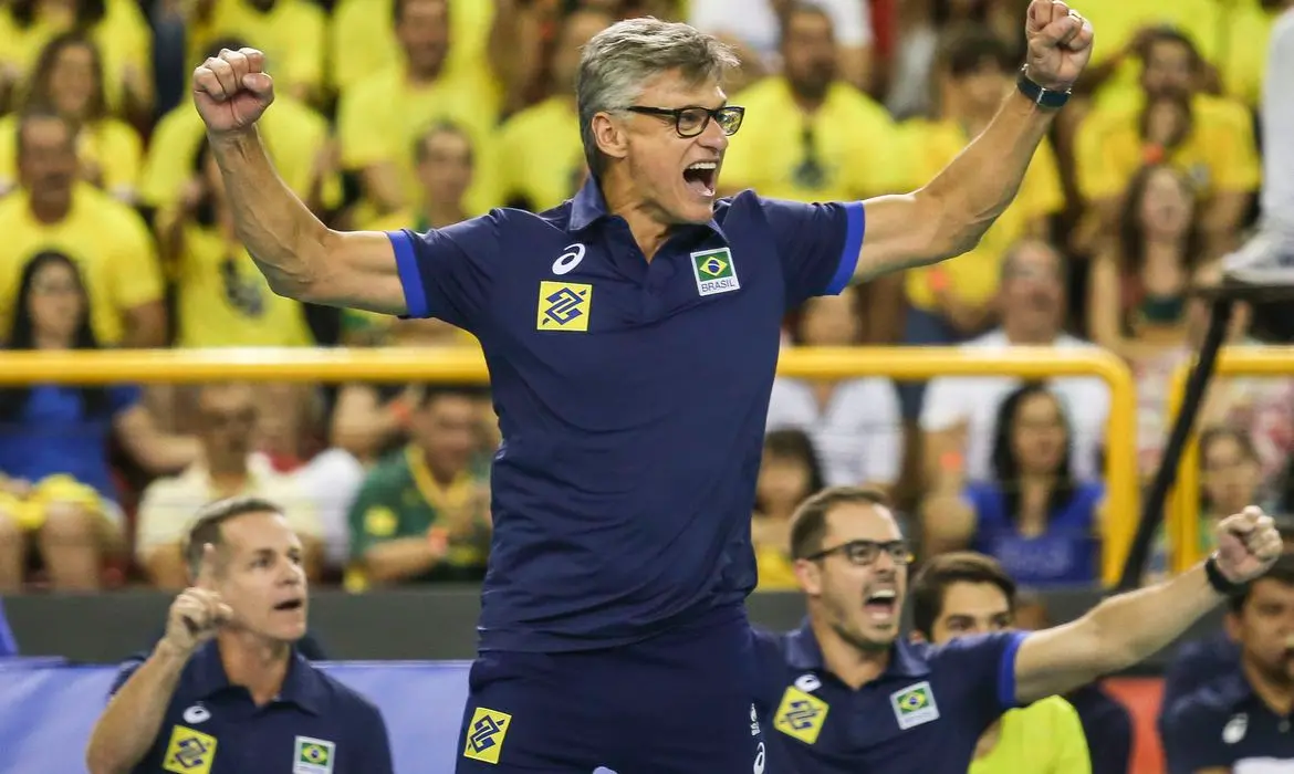 Renan Dal Zotto terá ano decisivo à frente da seleção