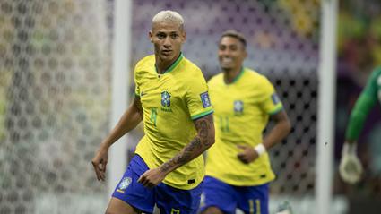 Richarlison comemora gol pelo Fortaleza