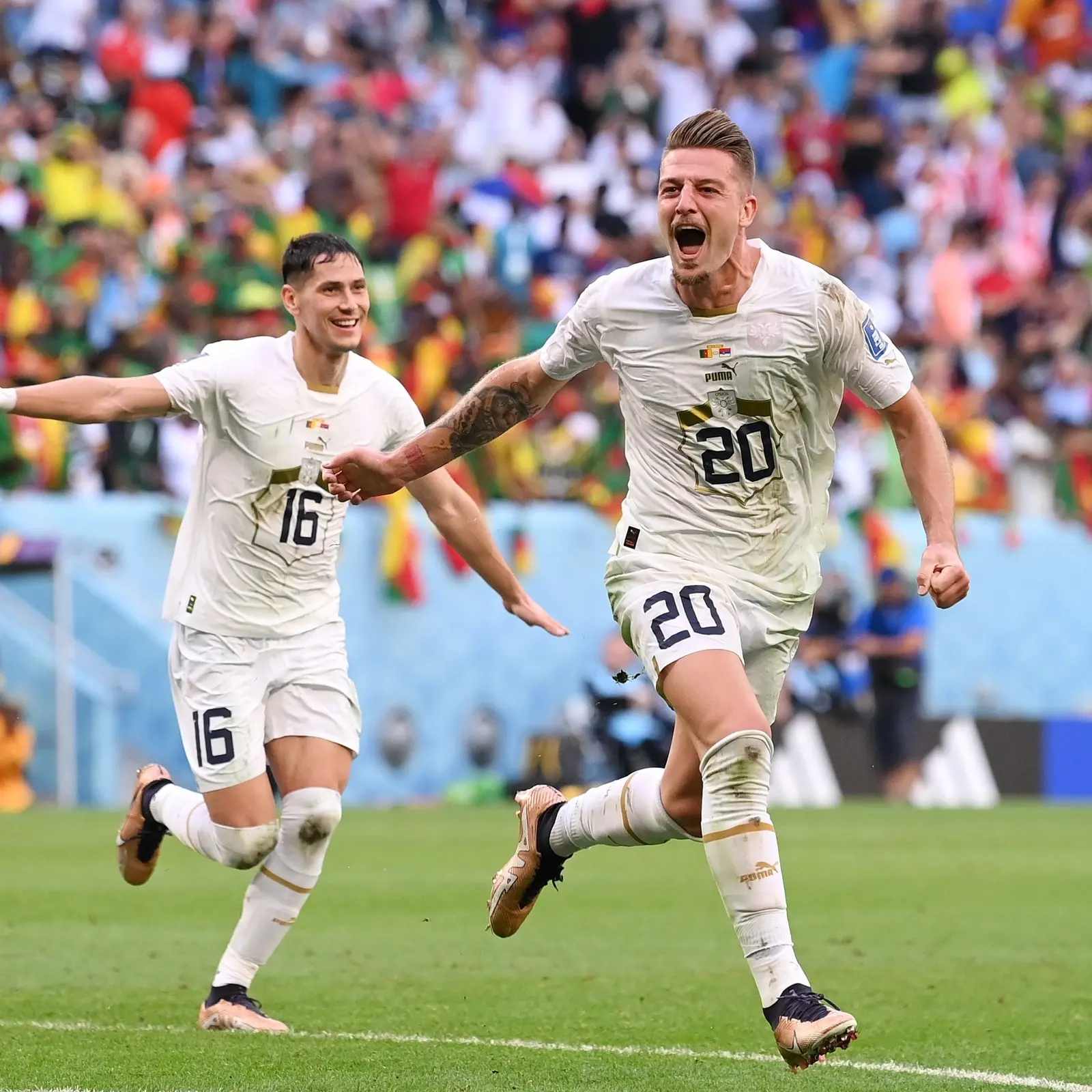 Sergej Milinkovic-Savic comemora gol pela Sérvia