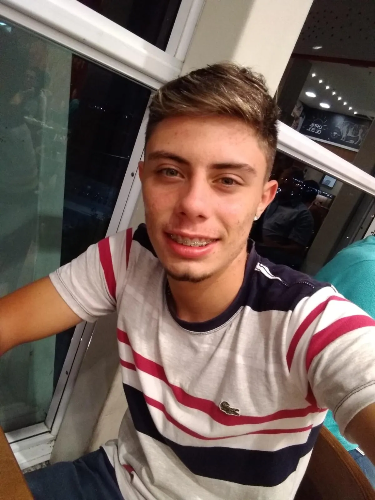 Gabriel foi atingido por um disparo, nas costas. A vítima tinha 19 anos