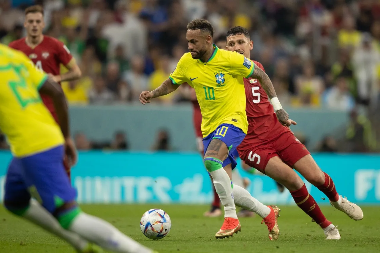 Neymar se machucou no jogo contra a Suíça